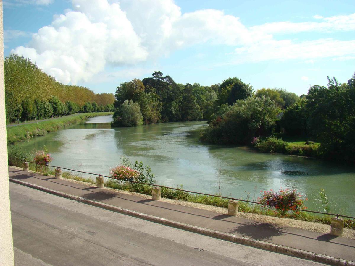 A La Belle Dame Hotel Nogent-sur-Seine Luaran gambar